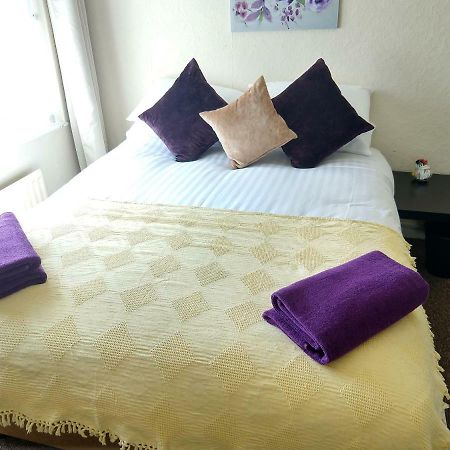 Rowe Gardens - Self Catering - Guesthouse Style - Comfortable Twin Or Double Rooms - Quiet Residential Area Workington Eksteriør bilde