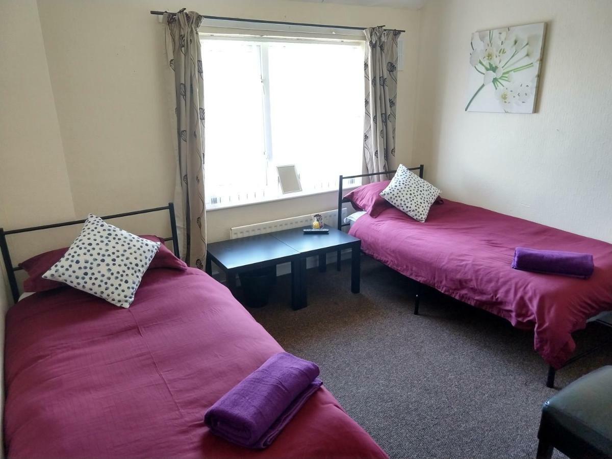 Rowe Gardens - Self Catering - Guesthouse Style - Comfortable Twin Or Double Rooms - Quiet Residential Area Workington Eksteriør bilde