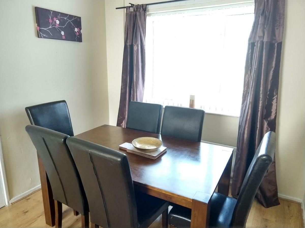 Rowe Gardens - Self Catering - Guesthouse Style - Comfortable Twin Or Double Rooms - Quiet Residential Area Workington Eksteriør bilde