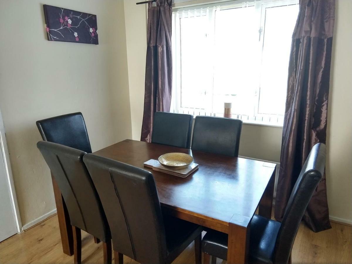 Rowe Gardens - Self Catering - Guesthouse Style - Comfortable Twin Or Double Rooms - Quiet Residential Area Workington Eksteriør bilde